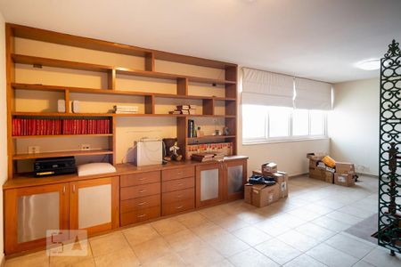 Casa à venda com 600m², 4 quartos e 7 vagasSala Íntima