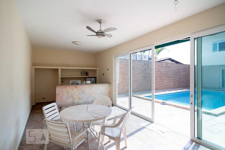 Casa à venda com 600m², 4 quartos e 7 vagasChurrasqueira