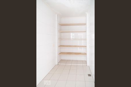 Casa à venda com 600m², 4 quartos e 7 vagasDespensa