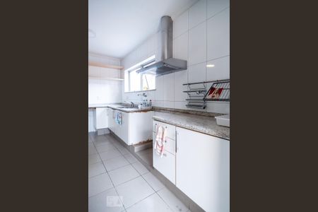 Casa à venda com 600m², 4 quartos e 7 vagasCozinha