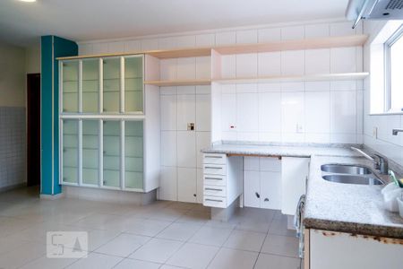 Casa à venda com 600m², 4 quartos e 7 vagasCozinha