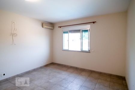 Casa à venda com 600m², 4 quartos e 7 vagasQuarto 4 - Suíte