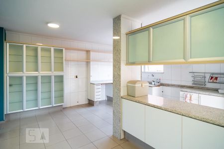 Casa à venda com 600m², 4 quartos e 7 vagasCozinha