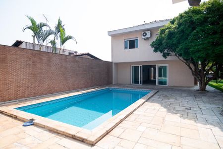 Casa à venda com 600m², 4 quartos e 7 vagasPiscina