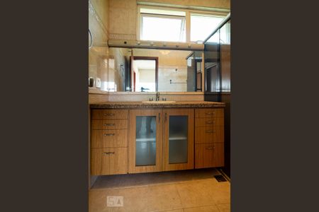 Casa à venda com 600m², 4 quartos e 7 vagasBanheiro Social