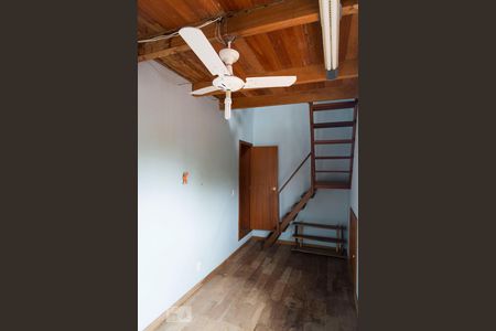 Casa à venda com 220m², 3 quartos e 3 vagasEscritório