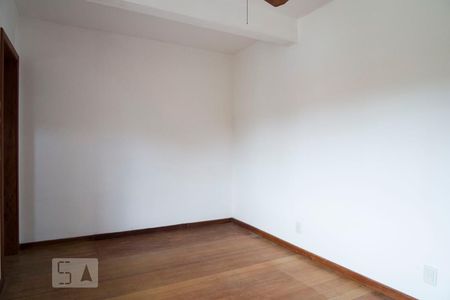 Casa à venda com 220m², 3 quartos e 3 vagasSuíte 2