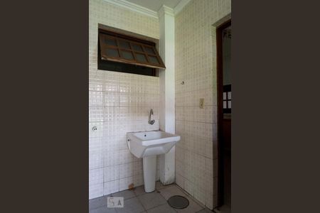 Casa à venda com 220m², 3 quartos e 3 vagasÁrea de Serviço