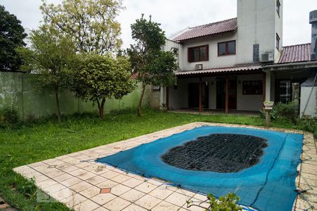 Casa à venda com 220m², 3 quartos e 3 vagasPiscina
