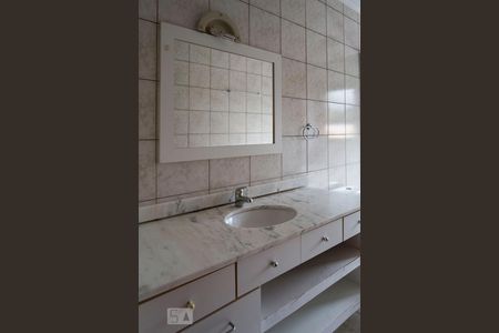 Casa à venda com 220m², 3 quartos e 3 vagasBanheiro da Suíte 3