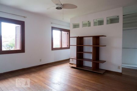 Casa à venda com 220m², 3 quartos e 3 vagasSuíte 3