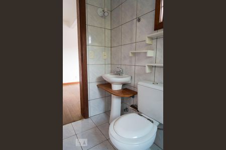 Casa à venda com 220m², 3 quartos e 3 vagasBanheiro da Suíte 2