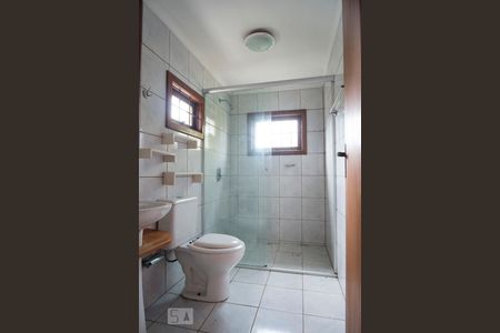 Casa à venda com 220m², 3 quartos e 3 vagasBanheiro da Suíte 2