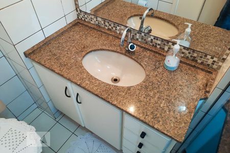 Apartamento à venda com 75m², 3 quartos e 1 vaga Apartamento à venda com 75m², 3 quartos e 1 vagaBanheiro Social