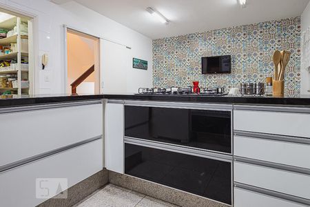 Casa à venda com 327m², 4 quartos e 5 vagasCozinha