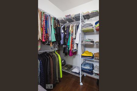 Casa à venda com 327m², 4 quartos e 5 vagasCloset do Dormitório 1