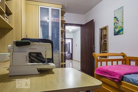 Casa à venda com 327m², 4 quartos e 5 vagasDormitório 3