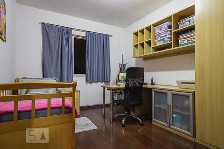 Casa à venda com 327m², 4 quartos e 5 vagasDormitório 3 - Vista