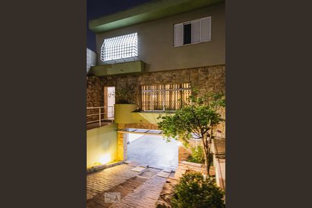 Casa à venda com 327m², 4 quartos e 5 vagasFachada