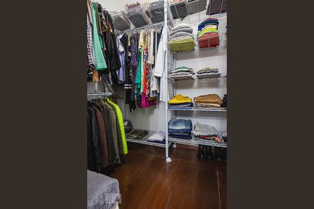 Casa à venda com 327m², 4 quartos e 5 vagasCloset do Dormitório 1