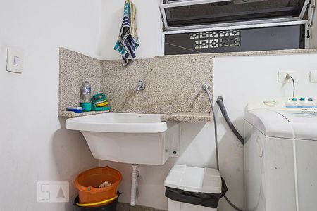 Casa à venda com 327m², 4 quartos e 5 vagasÁrea de Serviço