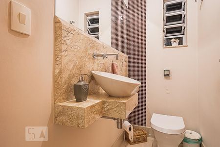 Casa à venda com 327m², 4 quartos e 5 vagasLavabo