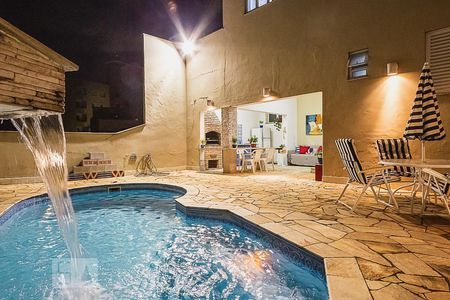 Casa à venda com 327m², 4 quartos e 5 vagasPiscina