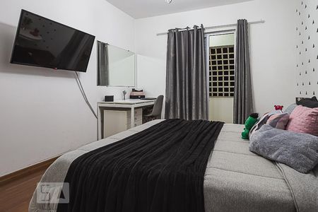 Casa à venda com 327m², 4 quartos e 5 vagasDormitório 1