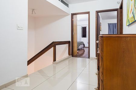 Casa à venda com 327m², 4 quartos e 5 vagasHall dos Dormitórios