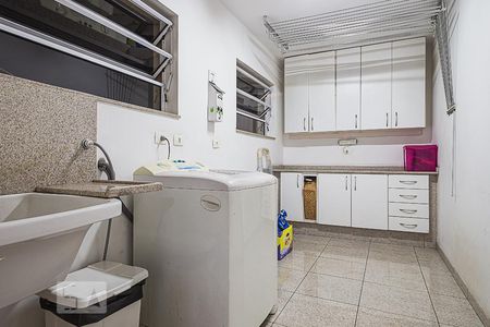 Casa à venda com 327m², 4 quartos e 5 vagasÁrea de Serviço