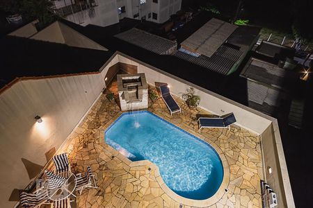 Casa à venda com 327m², 4 quartos e 5 vagasDormitório 3 - Vista