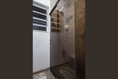 Casa à venda com 327m², 4 quartos e 5 vagasBanheiro da Suíte 1