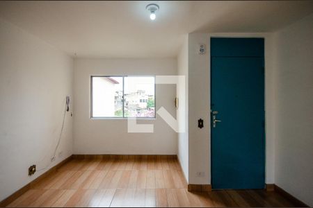 Sala de apartamento para alugar com 2 quartos, 52m² em Vila Iório, São Paulo