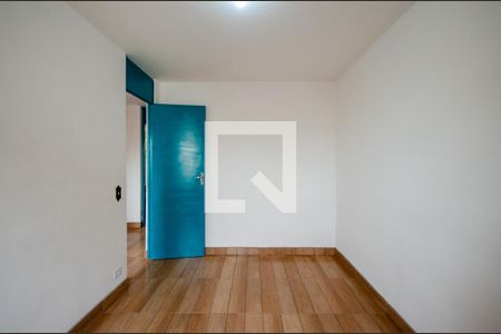 Quarto 1 de apartamento para alugar com 2 quartos, 52m² em Vila Iório, São Paulo