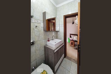 Casa à venda com 185m², 3 quartos e 2 vagas Casa à venda com 185m², 3 quartos e 2 vagasBanheiro Social