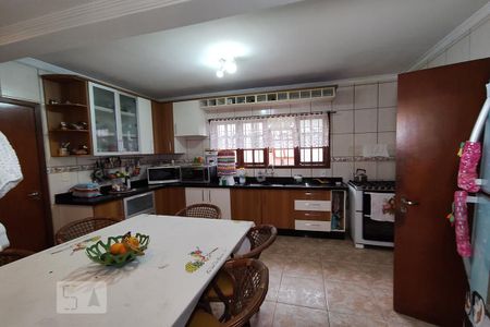Casa à venda com 185m², 3 quartos e 2 vagas Casa à venda com 185m², 3 quartos e 2 vagasCozinha