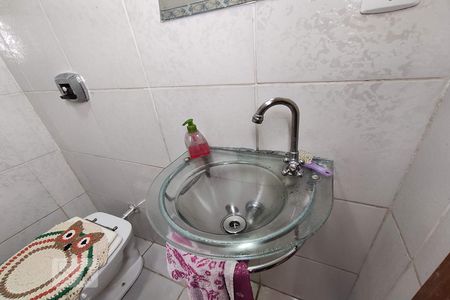Casa à venda com 185m², 3 quartos e 2 vagas Casa à venda com 185m², 3 quartos e 2 vagasLavabo