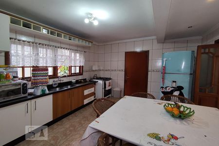 Casa à venda com 185m², 3 quartos e 2 vagas Casa à venda com 185m², 3 quartos e 2 vagasCozinha