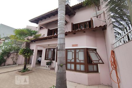 Casa à venda com 185m², 3 quartos e 2 vagas Casa à venda com 185m², 3 quartos e 2 vagasFachada
