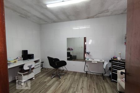 Casa à venda com 185m², 3 quartos e 2 vagas Casa à venda com 185m², 3 quartos e 2 vagasQuarto de Serviço