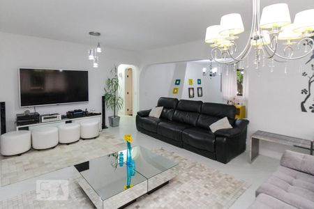 Apartamento à venda com 260m², 3 quartos e 4 vagasSala