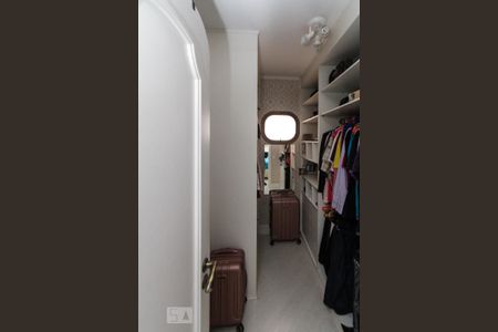 Apartamento à venda com 260m², 3 quartos e 4 vagasCloset