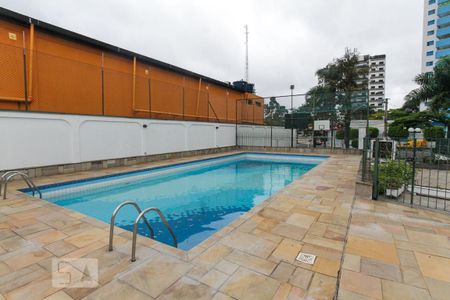 Apartamento à venda com 260m², 3 quartos e 4 vagasÁrea comum - Piscina