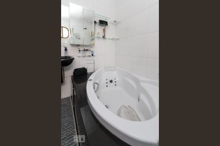 Apartamento à venda com 260m², 3 quartos e 4 vagasbanheiro da Suite