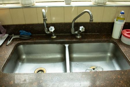 Casa à venda com 280m², 3 quartos e 2 vagas Casa à venda com 280m², 3 quartos e 2 vagasCozinha