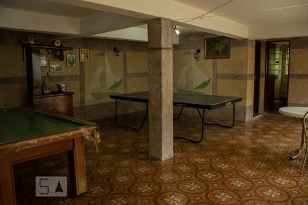 Casa à venda com 280m², 3 quartos e 2 vagas Casa à venda com 280m², 3 quartos e 2 vagasSala de Jogos