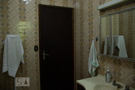 Casa à venda com 280m², 3 quartos e 2 vagas Casa à venda com 280m², 3 quartos e 2 vagasBanheiro