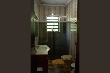 Casa à venda com 280m², 3 quartos e 2 vagas Casa à venda com 280m², 3 quartos e 2 vagasBanheiro