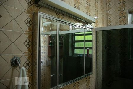 Casa à venda com 280m², 3 quartos e 2 vagas Casa à venda com 280m², 3 quartos e 2 vagasBanheiro