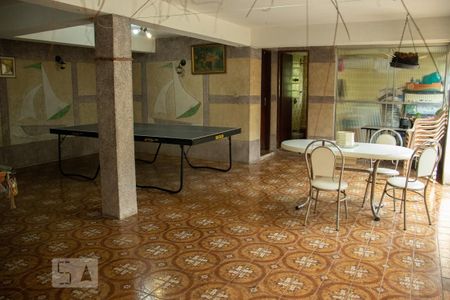 Casa à venda com 280m², 3 quartos e 2 vagas Casa à venda com 280m², 3 quartos e 2 vagasSala de Jogos